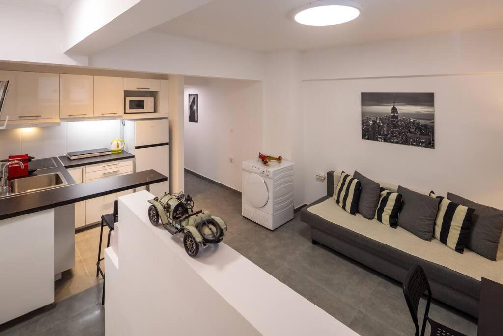 Hilton Area Brand New Comfortable Apartment Atene Esterno foto