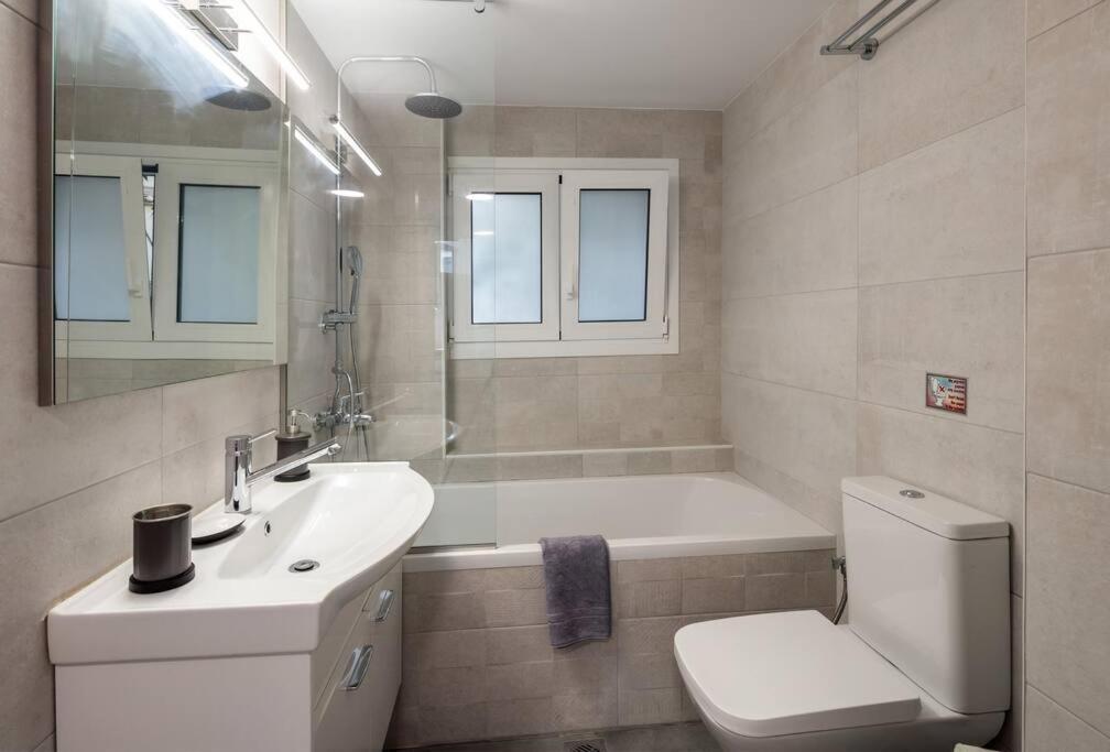 Hilton Area Brand New Comfortable Apartment Atene Esterno foto